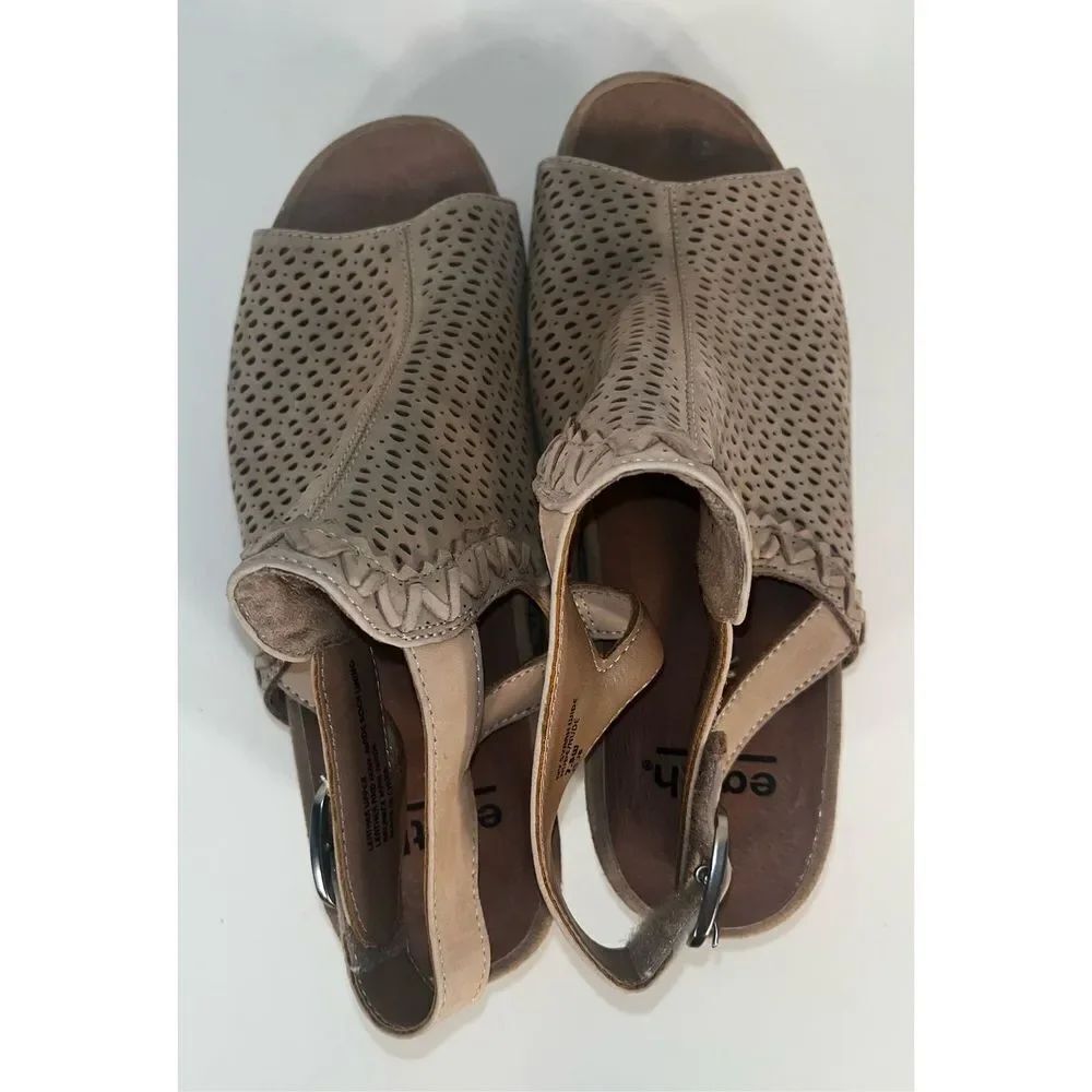 EARTH Sandals 